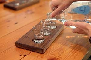 Crystal bridges pouring water w500